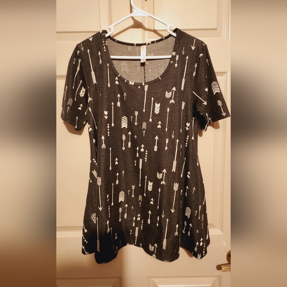 LuLaRoe - Black Tunic with Arrows
